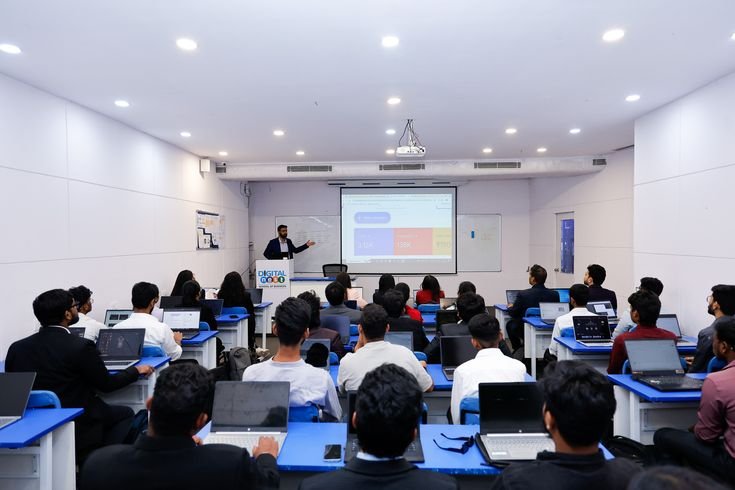 Best NEET coaching institute in Hyderabad classroom